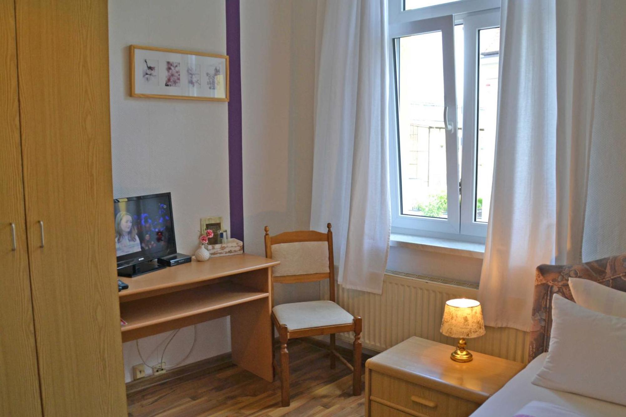 Pension Zur Neisse Guben Bagian luar foto